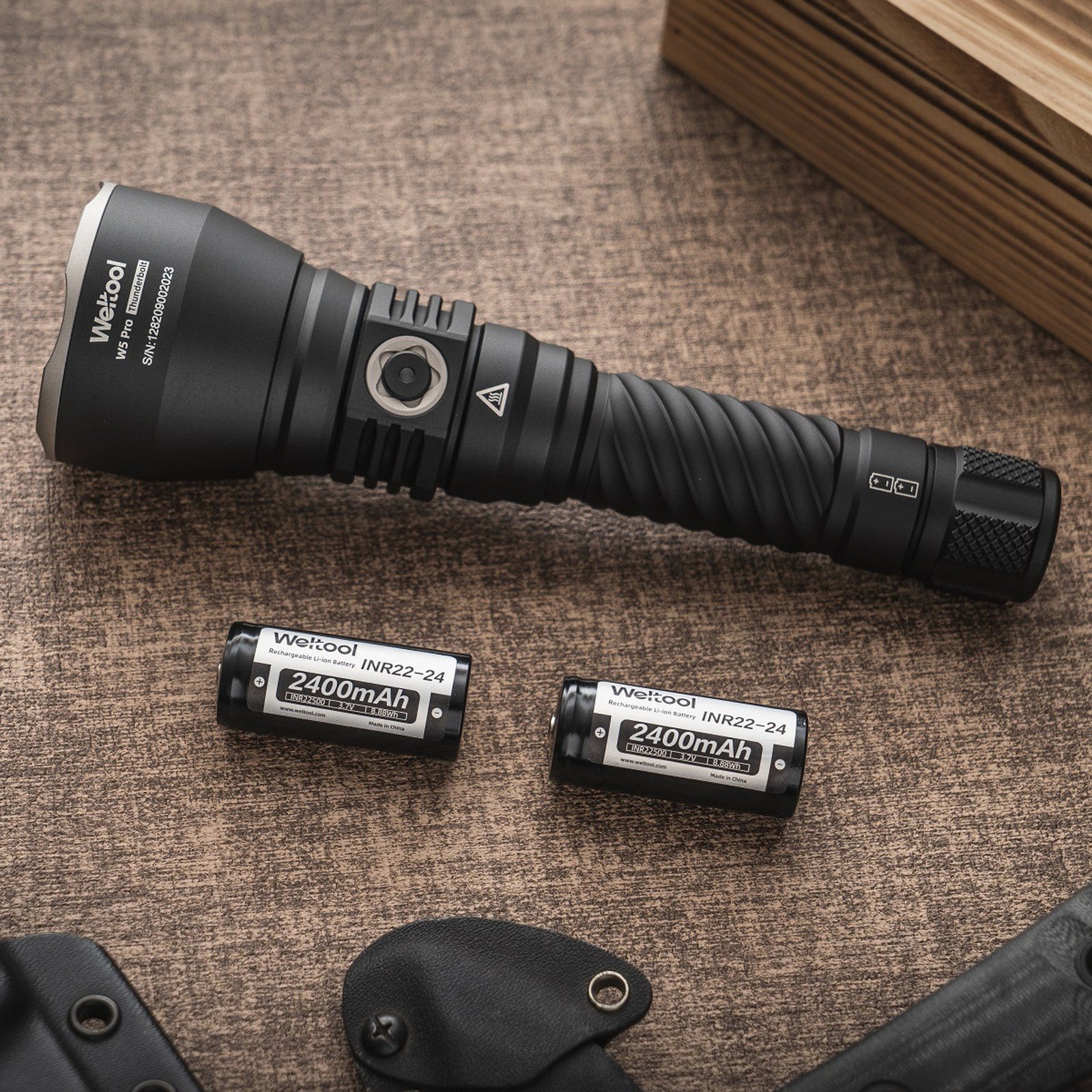 Weltool W5 Pro Thunderbolt 990 lumen 2.8km throw LEP torch