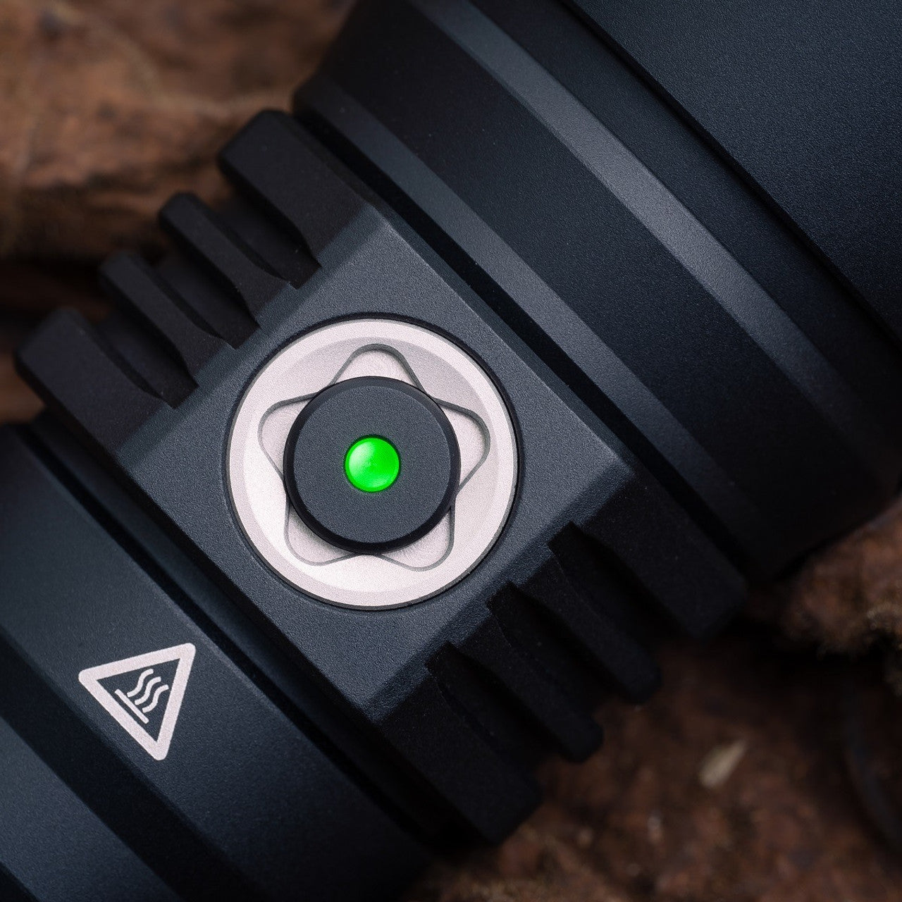 Weltool W5 Pro Thunderbolt 990 lumen 2.8km throw LEP torch