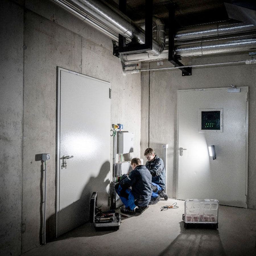 Ledlenser AF8R Work 4000 Lumens Rechargeable/Mains Hybrid Floodlight IP67 Diffuser & Tunable White Light