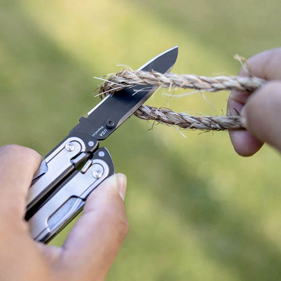 Leatherman Arc  Multi-Tool with Nylon Sheath – Silver-Box