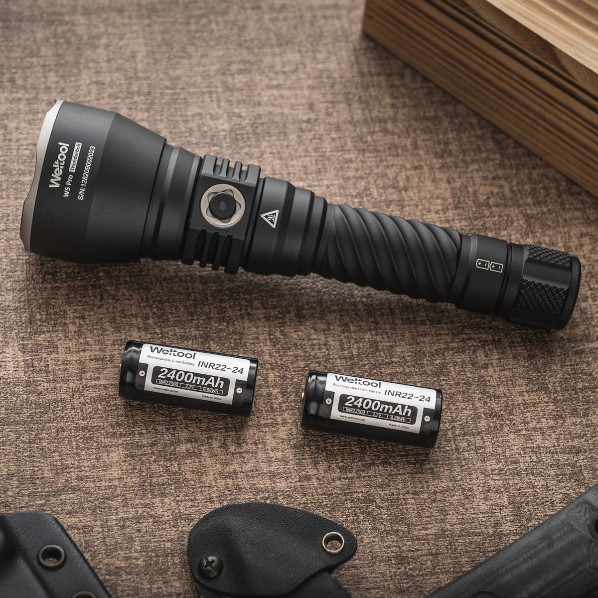 Weltool W5 Pro Thunderbolt 990 lumen 2.8km throw LEP torch